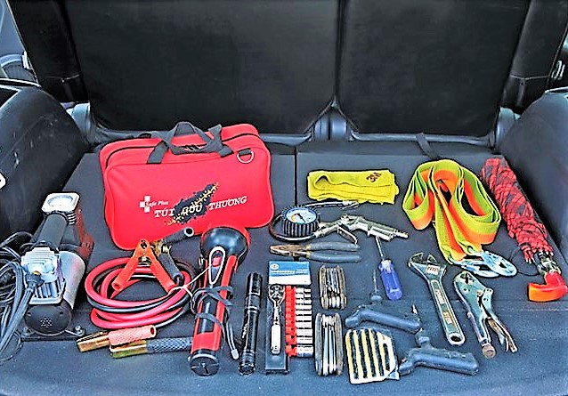 Vật dụng cần thiết mang theo khi đi ô tô